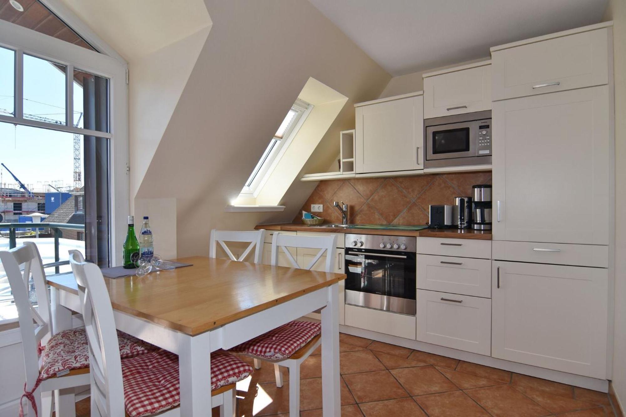 Deckerstrasse 1, Whg C Apartment